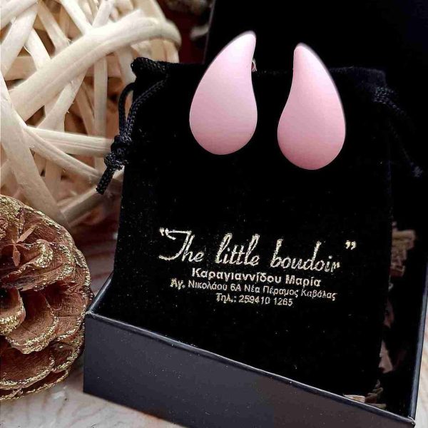 Light pink acrylic drops