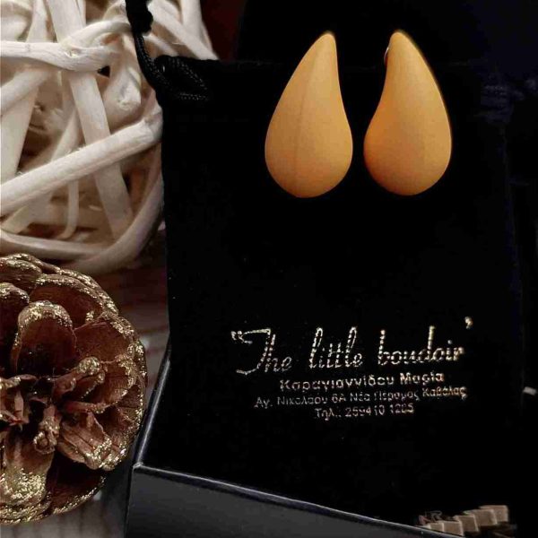 Dark yellow acrylic drops