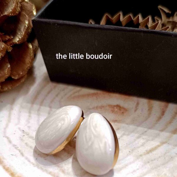 White drops gold picture