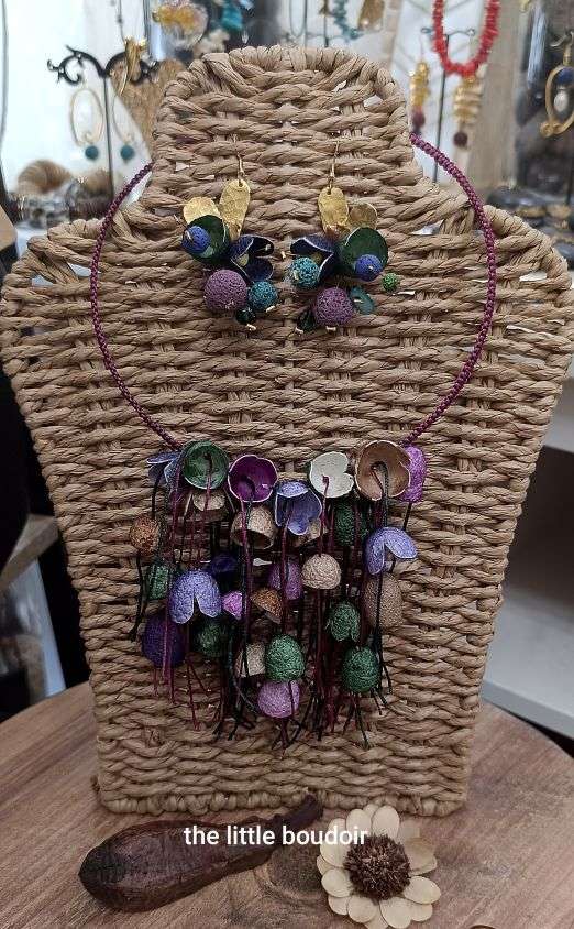 Green, beige and purple silk cocoons necklace